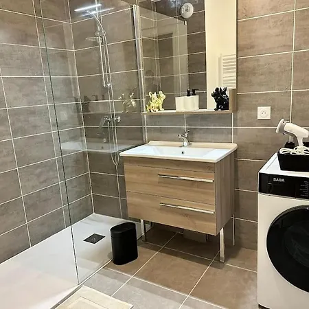 Pugets - Superbe T2 Dans Avec Piscine Appartement Saint-Laurent-du-Var